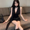 American-style streamlined sleeveless black skirt that hugs the hips